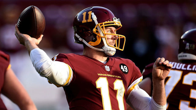 LANDOVER, MARYLAND - NOVEMBER 08: Alex Smith #11 of the Washington Football Team throws a pass in the fourth quarter against the New York Giants at FedExField on November 08, 2020 in Landover, Maryland.