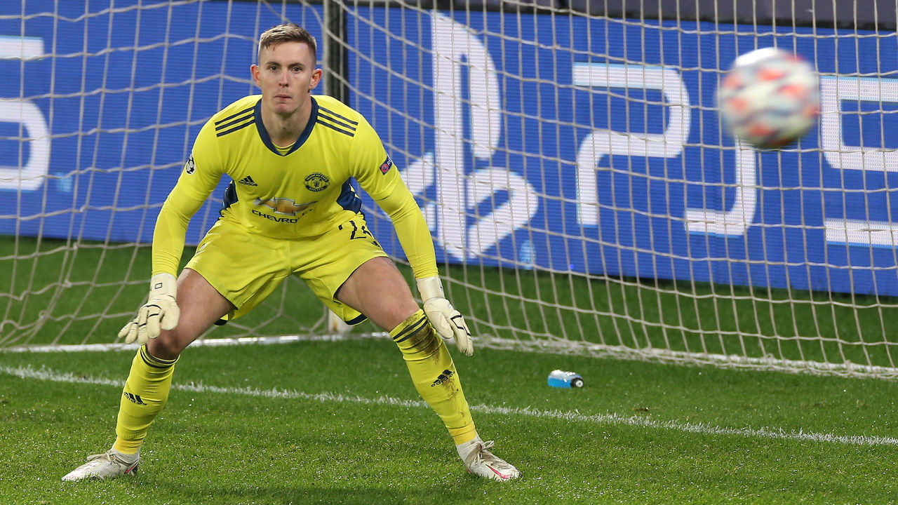 ISTANBUL, TURKEY - NOVEMBER 04: Dean Henderson of Manchester United in action during the UEFA Champions League Group H stage match between Istanbul Basaksehir and Manchester United at Basaksehir Fatih Terim Stadyumu on November 04, 2020 in Istanbul, Turkey.