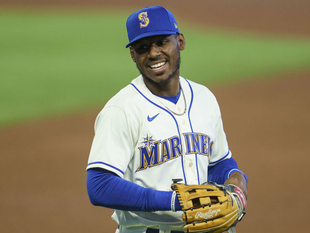 Mariners place Kyle Lewis on IL with right knee injury