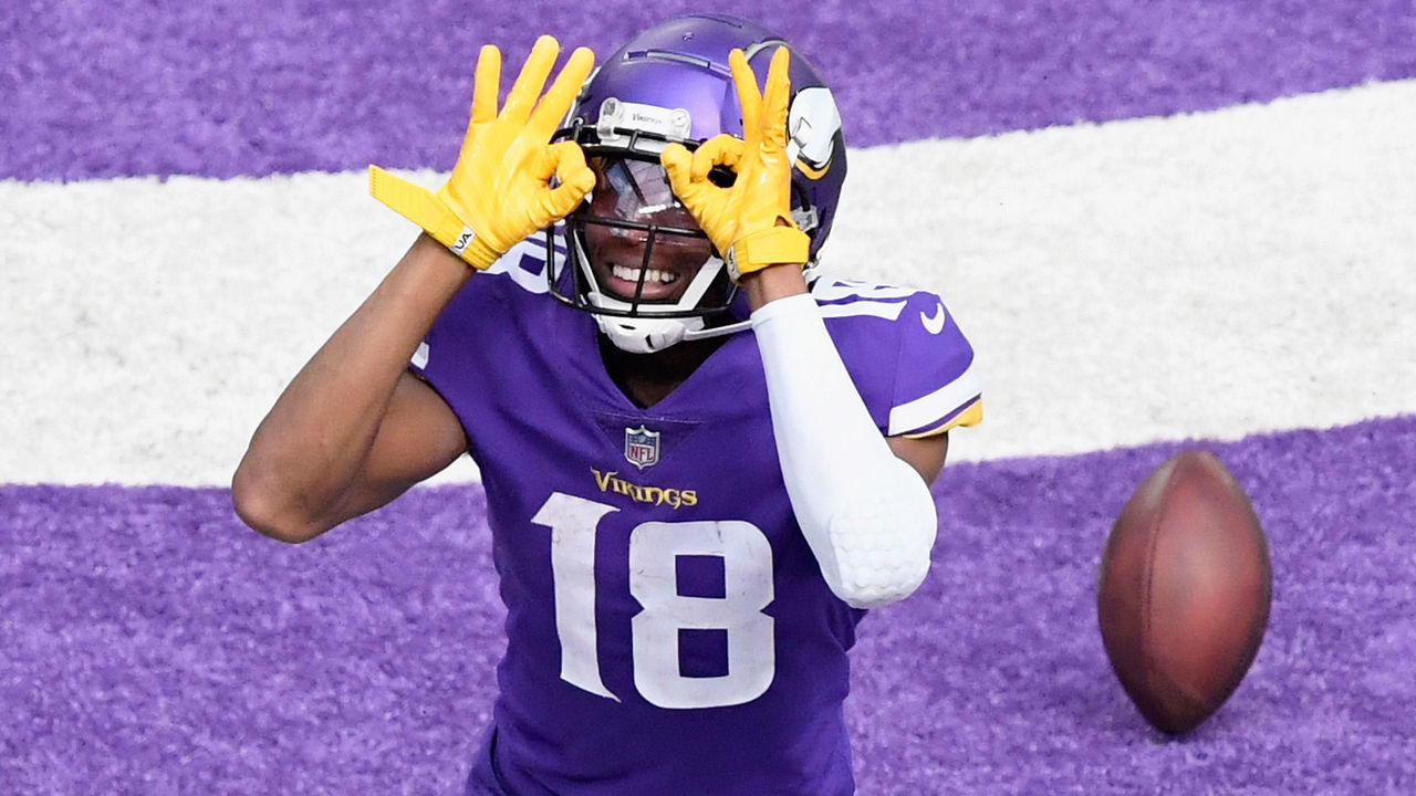 MINNEAPOLIS, MINNESOTA - SEPTEMBER 27: Justin Jefferson #18 of the Minnesota Vikings celebrates a touchdown against the Tennessee Titans during the third quarter of the game at U.S. Bank Stadium on September 27, 2020 in Minneapolis, Minnesota.