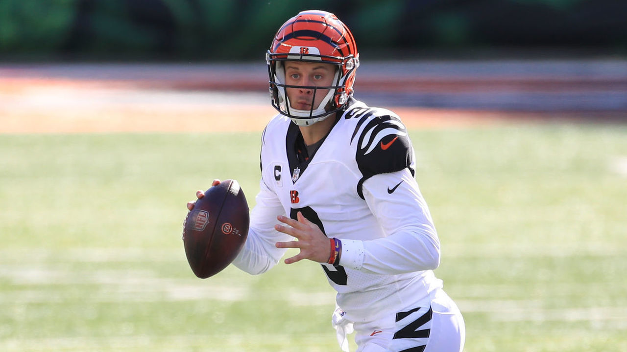 CINCINNATI, OH - NOVEMBER 01: Cincinnati Bengals quarterback Joe Burrow (9) looks to pass during the game against the Tennessee Titans and the Cincinnati Bengals on November 1, 2020, at Paul Brown Stadium in Cincinnati, OH.