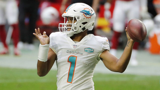 GLENDALE, ARIZONA - NOVEMBER 08: Tua Tagovailoa #1 of the Miami Dolphins looks to pass during the first half against the Arizona Cardinals at State Farm Stadium on November 08, 2020 in Glendale, Arizona.