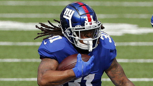 EAST RUTHERFORD, NEW JERSEY - SEPTEMBER 27: (NEW YORK DAILIES OUT) Devonta Freeman #31 of the New York Giants in action against the San Francisco 49ers at MetLife Stadium on September 27, 2020 in East Rutherford, New Jersey. The 49ers defeated the Giants 36-9.