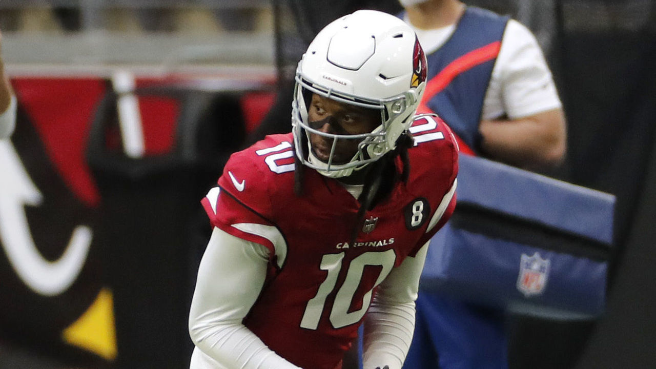 GLENDALE, ARIZONA - NOVEMBER 08: Wide receiver DeAndre Hopkins #10 of the Arizona Cardinals lines up for a play during the first half of the NFL game against the Miami Dolphins at State Farm Stadium on November 08, 2020 in Glendale, Arizona.