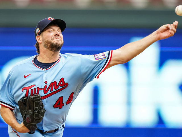 NL alumni keep fooling hitters as Rich Hill, Twins sweep series with  Cardinals