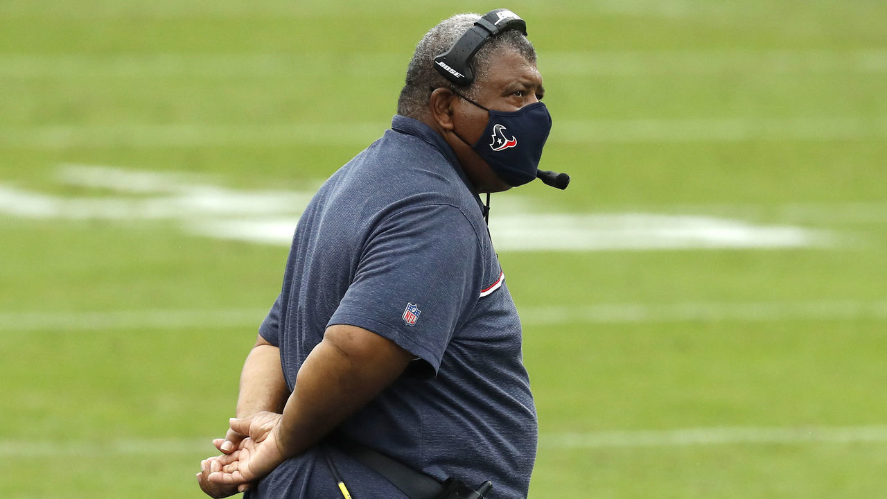 NASHVILLE, TENNESSEE - OCTOBER 18: Head coach Romeo Crennel of the Houston Texans looks on from the side line during the game against the Tennessee Titans at Nissan Stadium on October 18, 2020 in Nashville, Tennessee.