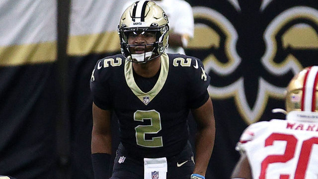 NEW ORLEANS, LOUISIANA - NOVEMBER 15: Jameis Winston #2 of the New Orleans Saints prepares to take the snap during their game against the San Francisco 49ers at Mercedes-Benz Superdome on November 15, 2020 in New Orleans, Louisiana.