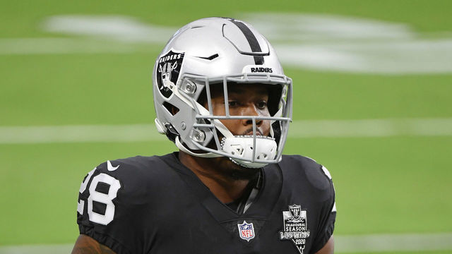 LAS VEGAS, NEVADA - SEPTEMBER 21: Running back Josh Jacobs #28 of the Las Vegas Raiders warms up before the NFL game against the New Orleans Saints at Allegiant Stadium on September 21, 2020 in Las Vegas, Nevada. The Raiders defeated the Saints 34-24.
