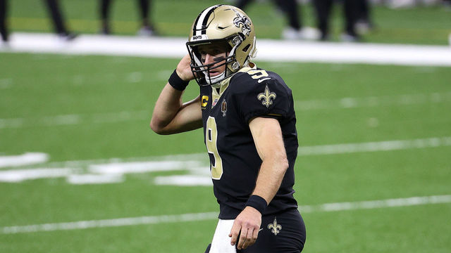NEW ORLEANS, LOUISIANA - NOVEMBER 15: Drew Brees #9 of the New Orleans Saints reacts following a touchdown during their game against the San Francisco 49ers at Mercedes-Benz Superdome on November 15, 2020 in New Orleans, Louisiana.