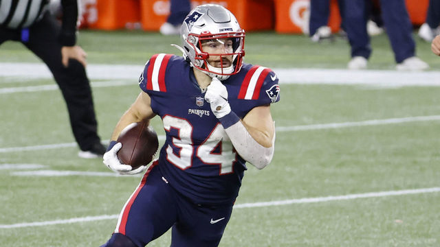 FOXBOROUGH, MA - OCTOBER 25: New England Patriots running back Rex Burkhead (34) carries the ball during a game between the New England Patriots and the San Francisco 49ers on October 25, 2020, at Gillette Stadium in Foxborough, Massachusetts.