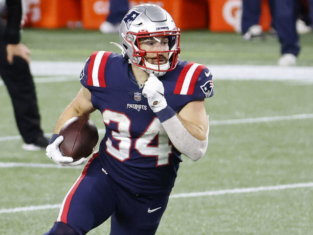 Texans Sign Ex Patriots Running Back Rex Burkhead Thescore Com Texans Sign Ex Patriots Running Back Rex Burkhead Thescore Com