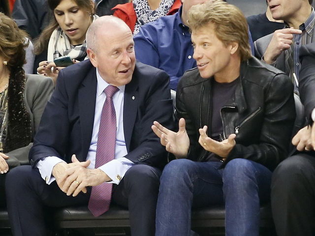 Jerry Jones thinks Bon Jovi would be an 'outstanding candidate' for an NFL  owner | theScore.com