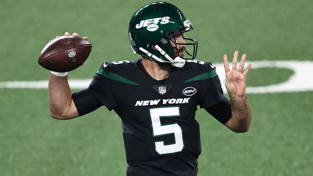 EAST RUTHERFORD, NEW JERSEY - NOVEMBER 09: Joe Flacco #5 of the New York Jets throws an incomplete pass during the first half against the New England Patriots at MetLife Stadium on November 09, 2020 in East Rutherford, New Jersey.