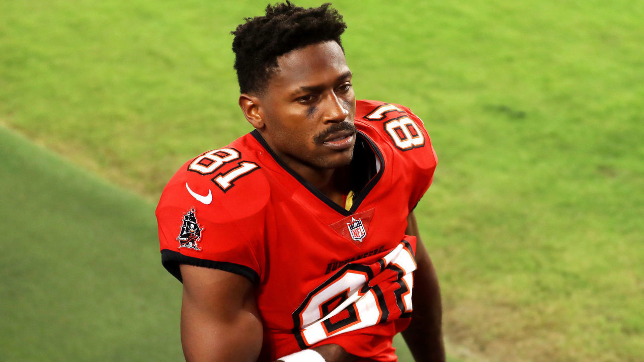 TAMPA, FLORIDA - NOVEMBER 08: Antonio Brown #81 of the Tampa Bay Buccaneers walks off the field after being defeated by the New Orleans Saints 38-3 at Raymond James Stadium on November 08, 2020 in Tampa, Florida.