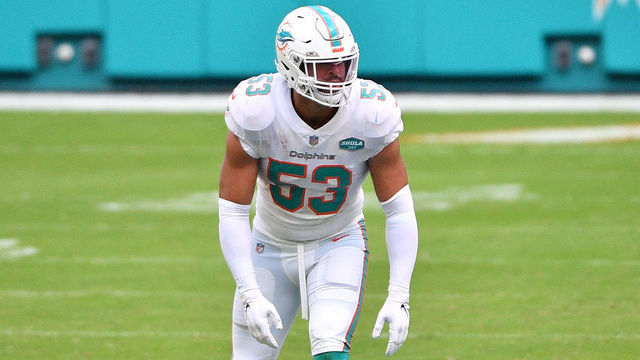 MIAMI GARDENS, FLORIDA - NOVEMBER 01: Kyle Van Noy #53 of the Miami Dolphins lines up against the Los Angeles Rams at Hard Rock Stadium on November 01, 2020 in Miami Gardens, Florida.