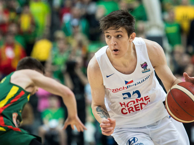 VILNIUS, Feb. 24, 2020 -- Vit Krejci R of the Czech Republic competes during a FIBA Eurobasket 2021 qualifying Group C match between Lithuania and the Czech Republic in Vilnius, Lithuania, on Feb. 24, 2020.