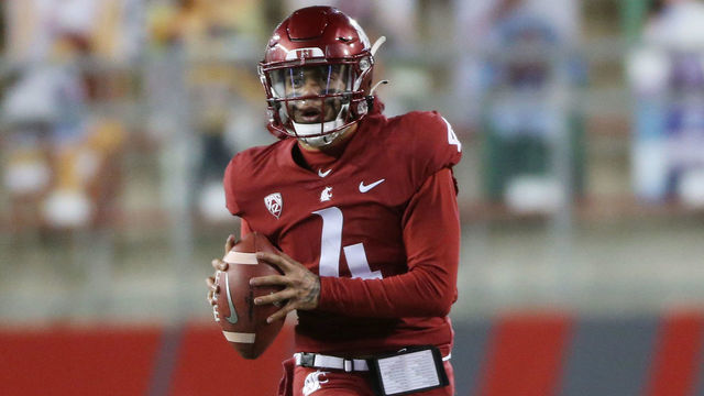 PULLMAN, WASHINGTON - NOVEMBER 14: Quarterback Jayden de Laura #4 of the Washington State Cougars looks to pass against the Oregon Ducks in the second half at Martin Stadium on November 14, 2020 in Pullman, Washington. Oregon defeats Washington State 43-29.