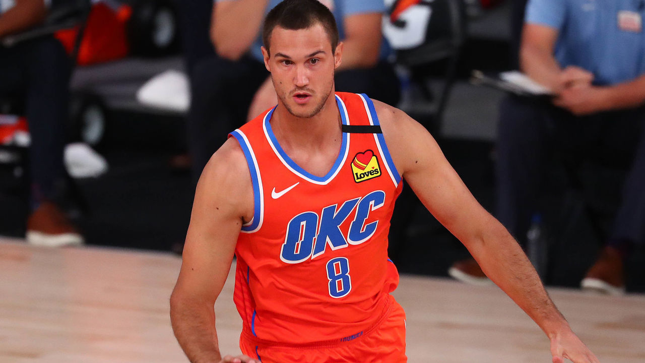LAKE BUENA VISTA, FLORIDA - AUGUST 07: Danilo Gallinari #8 of the Oklahoma City Thunder moves the ball against the Memphis Grizzlies during the first half of an NBA game at Visa Athletic Center at ESPN Wide World Of Sports Complex on August 7, 2020 in Lake Buena Vista, Florida.