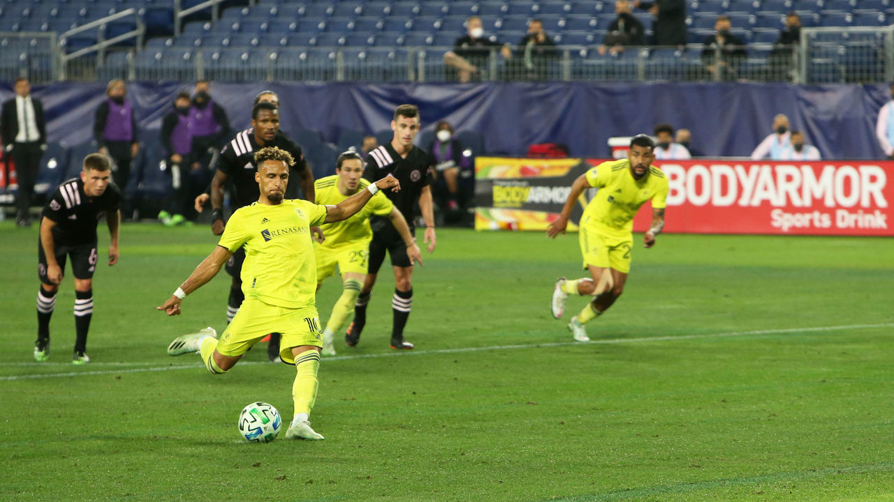 NASHVILLE, TN - NOVEMBER 20: Nashville SC midfielder Hany Mukhtar (10) scores on a penalty kick during an MLS Cup Playoffs Eastern Conference Play-In game between Nashville SC and Inter Miami, November 20, 2020 at Nissan Stadium in Nashville, Tennessee.