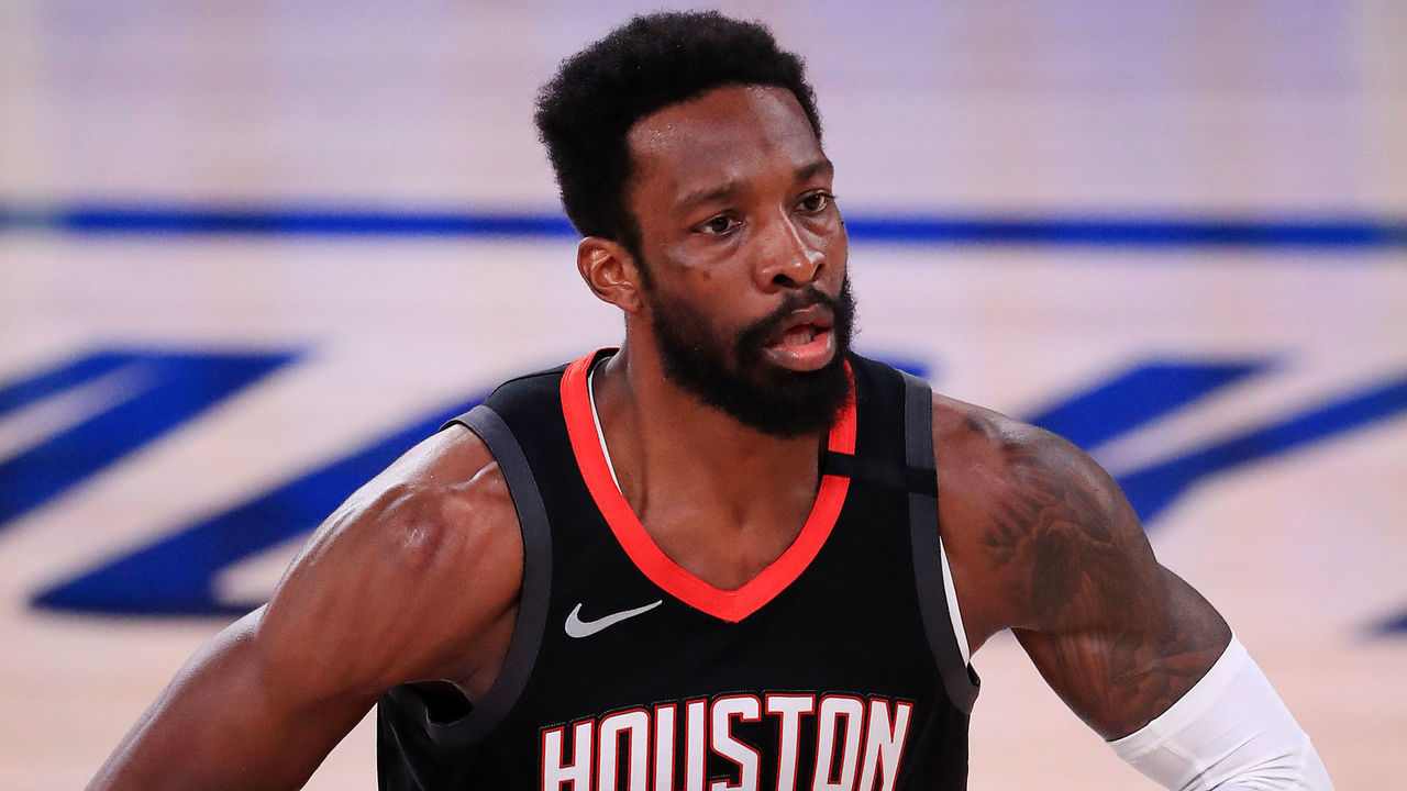 LAKE BUENA VISTA, FLORIDA - SEPTEMBER 08: Jeff Green #32 of the Houston Rockets handles the ball during the fourth quarter against the Los Angeles Lakers in Game Three of the Western Conference Second Round during the 2020 NBA Playoffs at AdventHealth Arena at the ESPN Wide World Of Sports Complex on September 08, 2020 in Lake Buena Vista, Florida.