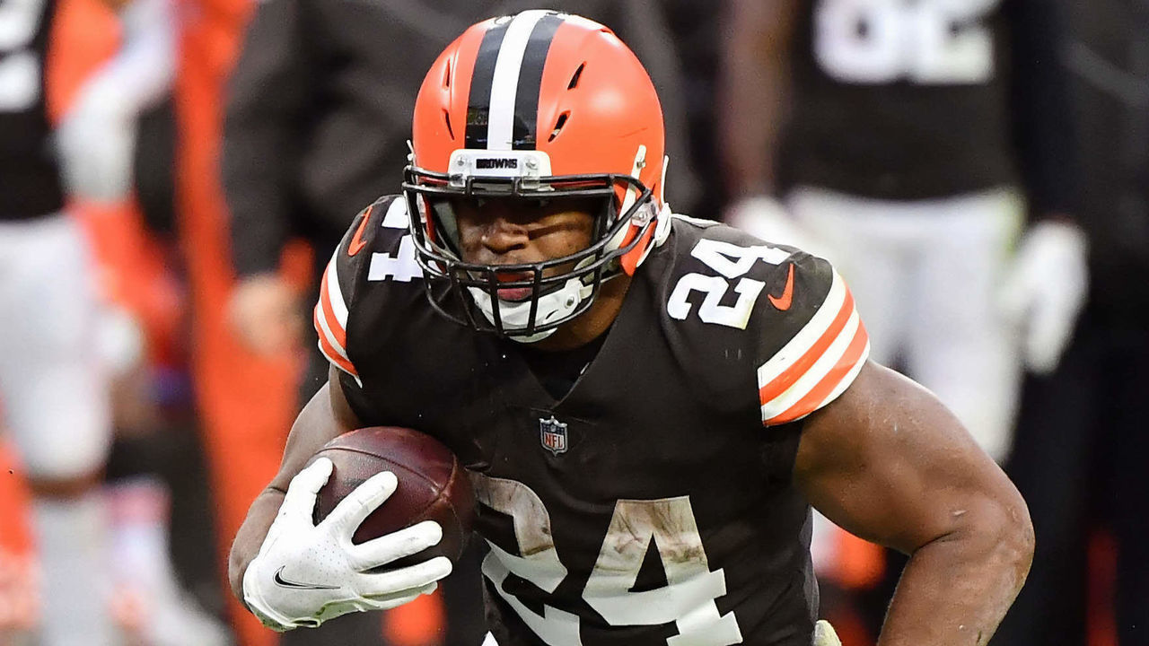 CLEVELAND, OH - NOVEMBER 15: Nick Chubb #24 of the Cleveland Browns runs with the ball against the Houston Texans at FirstEnergy Stadium on November 15, 2020 in Cleveland, Ohio.