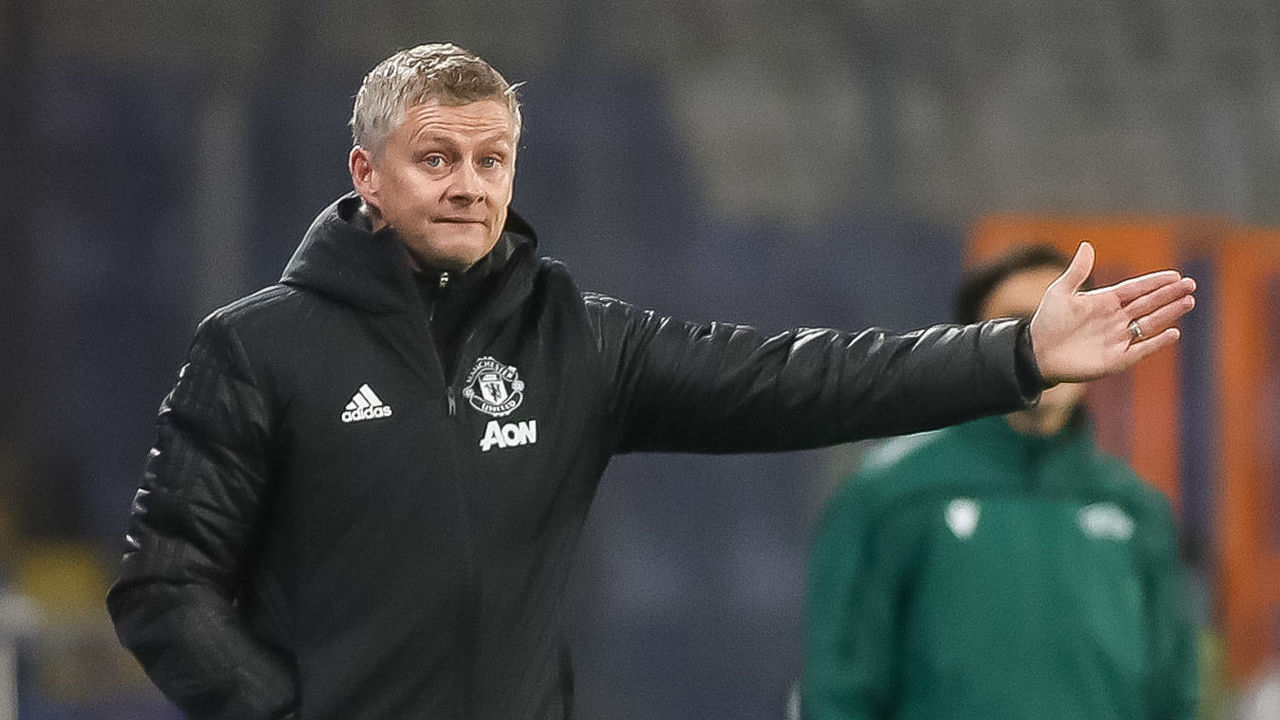 ISTANBUL, TURKEY - NOVEMBER 04: (BILD ZEITUNG OUT) head coach Ole Gunnar Solskjaer of Manchester United gestures during the UEFA Champions League Group H stage match between Istanbul Basaksehir and Manchester United at Basaksehir Fatih Terim Stadyumu on November 4, 2020 in Istanbul, Turkey.