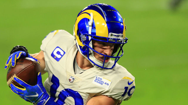 TAMPA, FLORIDA - NOVEMBER 23: Cooper Kupp #10 of the Los Angeles Rams runs the ball against the Los Angeles Rams during the first quarter in the game at Raymond James Stadium on November 23, 2020 in Tampa, Florida.