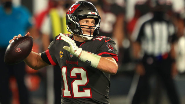 TAMPA, FLORIDA - NOVEMBER 23: Tom Brady #12 of the Tampa Bay Buccaneers looks to throw a pass against the Los Angeles Rams during the second quarter in the game at Raymond James Stadium on November 23, 2020 in Tampa, Florida.