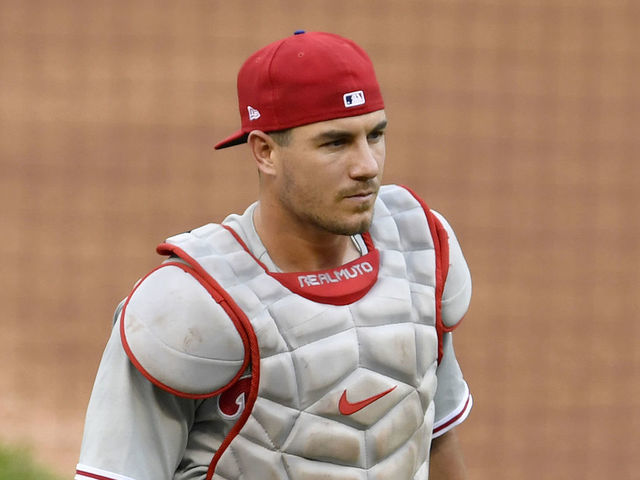 WASHINGTON, DC - AUGUST 25: Philadelphia Phillies catcher/DH J.T. Realmuto (10) walks off the field during the Philadelphia Phillies vs. Washington Nationals MLB game at Nationals Park on August 25, 2020 in Washington, D.C..