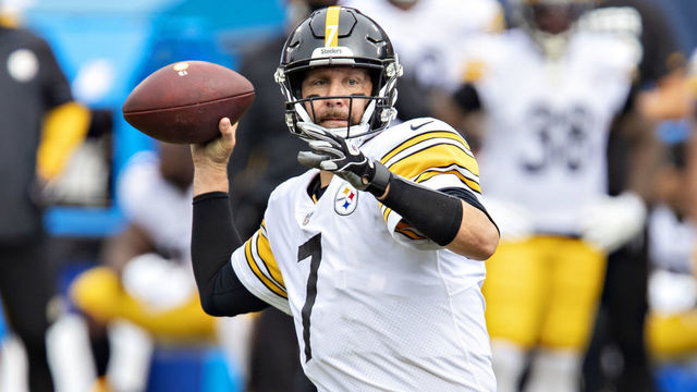 NASHVILLE, TN - OCTOBER 25: Ben Roethlisberger #7 of the Pittsburgh Steelers throws a pass during a game against the Tennessee Titans at Nissan Stadium on October 25, 2020 in Nashville, Tennessee. The Steelers defeated the Titans 27-24.