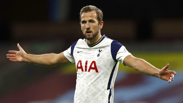 BURNLEY, ENGLAND - OCTOBER 26: Harry Kane of Tottenham reacts during the Premier League match between Burnley and Tottenham Hotspur at Turf Moor on October 26, 2020 in Burnley, England. Sporting stadiums around the UK remain under strict restrictions due to the Coronavirus Pandemic as Government social distancing laws prohibit fans inside venues resulting in games being played behind closed doors.