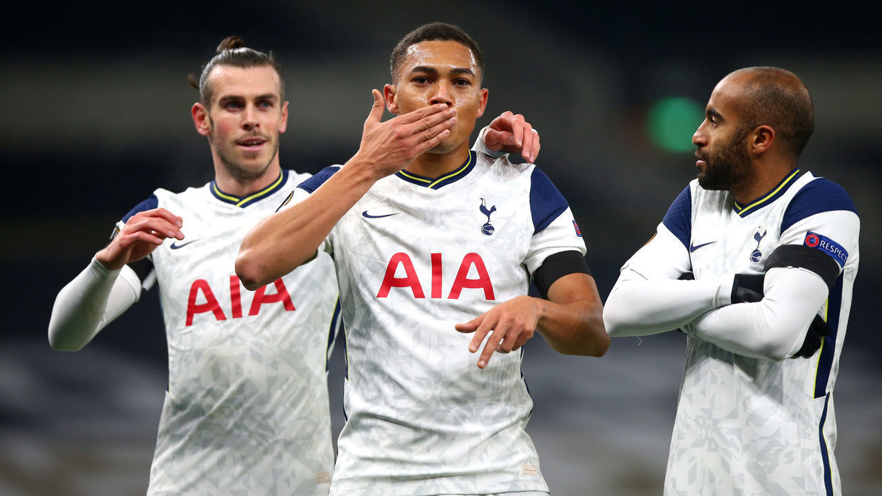 LONDON, ENGLAND - NOVEMBER 26: carlos vinícius of Tottenham Hotspur celebrates scoring his teams first goal during the UEFA Europa League Group J stage match between Tottenham Hotspur and PFC Ludogorets Razgrad at Tottenham Hotspur Stadium on November 26, 2020 in London, England. Sporting stadiums around the UK remain under strict restrictions due to the Coronavirus Pandemic as Government social distancing laws prohibit fans inside venues resulting in games being played behind closed doors.