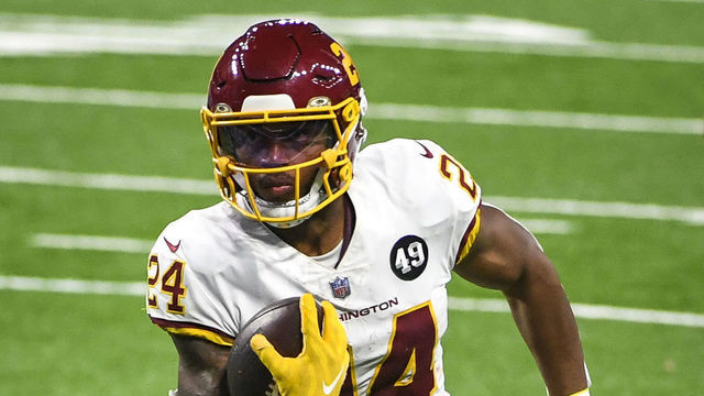 DETROIT, MI - NOVEMBER 15: Antonio Gibson #24 of the Washington Football Team runs for a touchdown during their game against the Detroit Lions at Ford Field on November 15, 2020 in Detroit, Michigan.