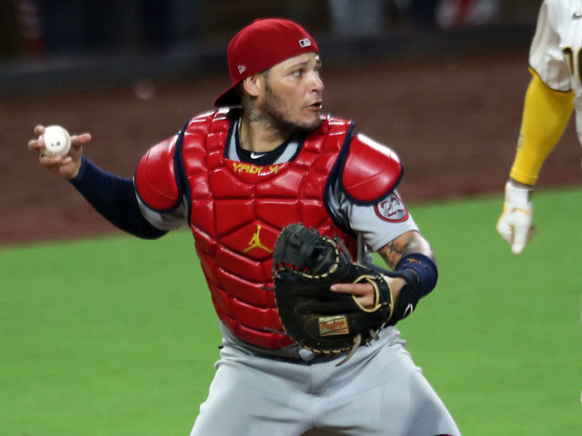 Padres have interest in Yadier Molina