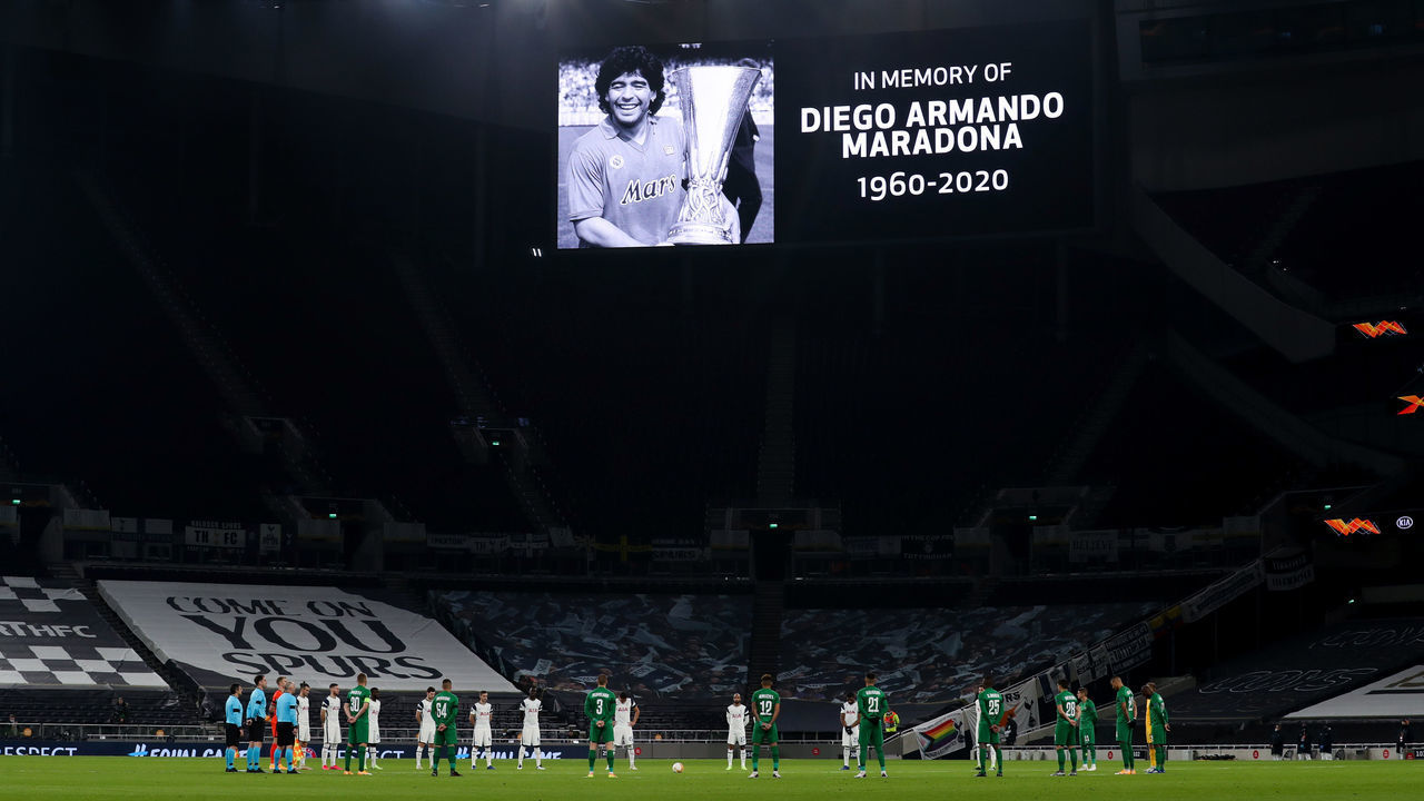 LONDON, ENGLAND - NOVEMBER 26: Players and Officials observe a minute of silence prior to kick off in memory of Diego Maradona during the UEFA Europa League Group J stage match between Tottenham Hotspur and PFC Ludogorets Razgrad at Tottenham Hotspur Stadium on November 26, 2020 in London, England. Sporting stadiums around the UK remain under strict restrictions due to the Coronavirus Pandemic as Government social distancing laws prohibit fans inside venues resulting in games being played behind closed doors.