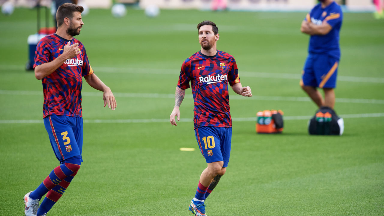 BARCELONA, SPAIN - SEPTEMBER 19: Gerard Pique and Lionel Messi of FC Barcelona warm up before the Joan Gamper Trophy match between FC Barcelona and Elche CF on September 19, 2020 in Barcelona, Spain.