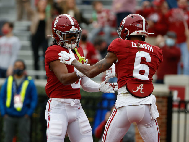 DeVonta Smith burns Auburn defenders for two Iron Bowl touchdowns 