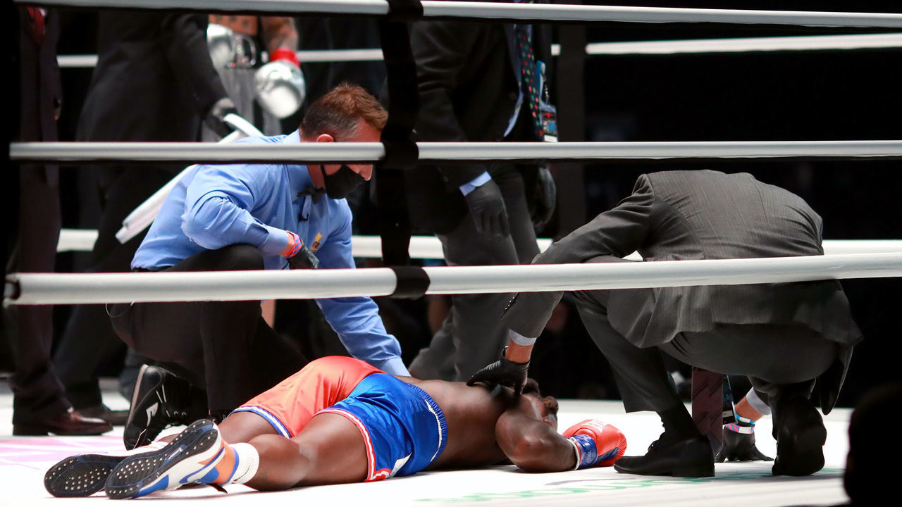 LOS ANGELES, CALIFORNIA - NOVEMBER 28: Nate Robinson suffers a knockout against Jake Paul in the second round during Mike Tyson vs Roy Jones Jr. presented by Triller at Staples Center on November 28, 2020 in Los Angeles, California.