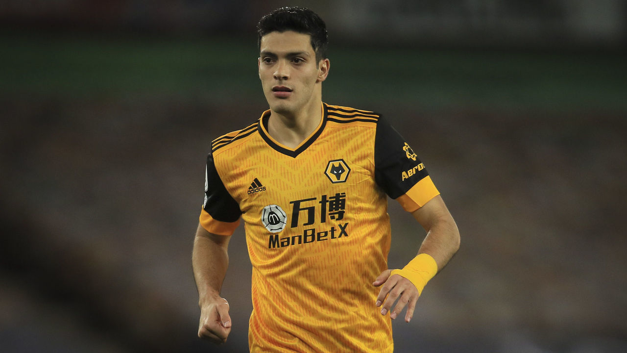WOLVERHAMPTON, ENGLAND - OCTOBER 25: Raul Jimenez of Wolverhampton Wanderers during the Premier League match between Wolverhampton Wanderers and Newcastle United at Molineux on October 25, 2020 in Wolverhampton, United Kingdom. Sporting stadiums around the UK remain under strict restrictions due to the Coronavirus Pandemic as Government social distancing laws prohibit fans inside venues resulting in games being played behind closed doors.
