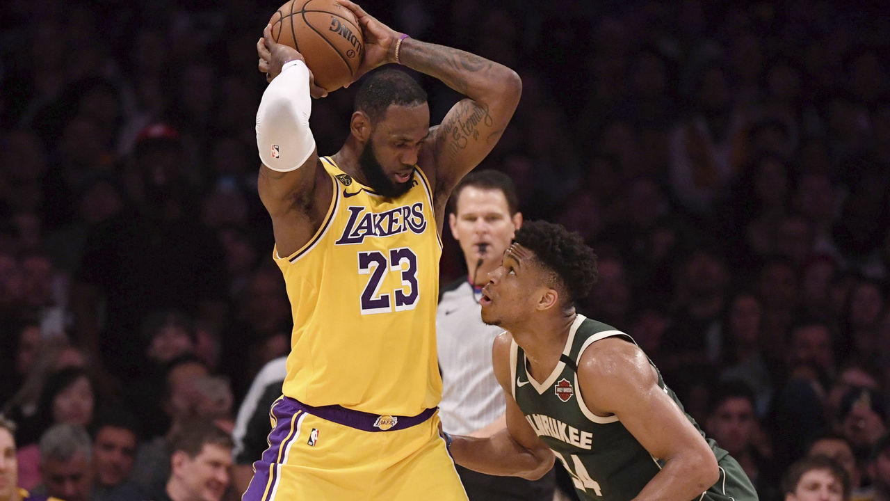 Basketball: Los Angeles Lakers LeBron James (23) in action vs Milwaukee Bucks Giannis Antetokounmpo (34) at Staples Center. Los Angeles, CA 3/6/2020 CREDIT: John W. McDonough (Set Number: X163211 TK1 )