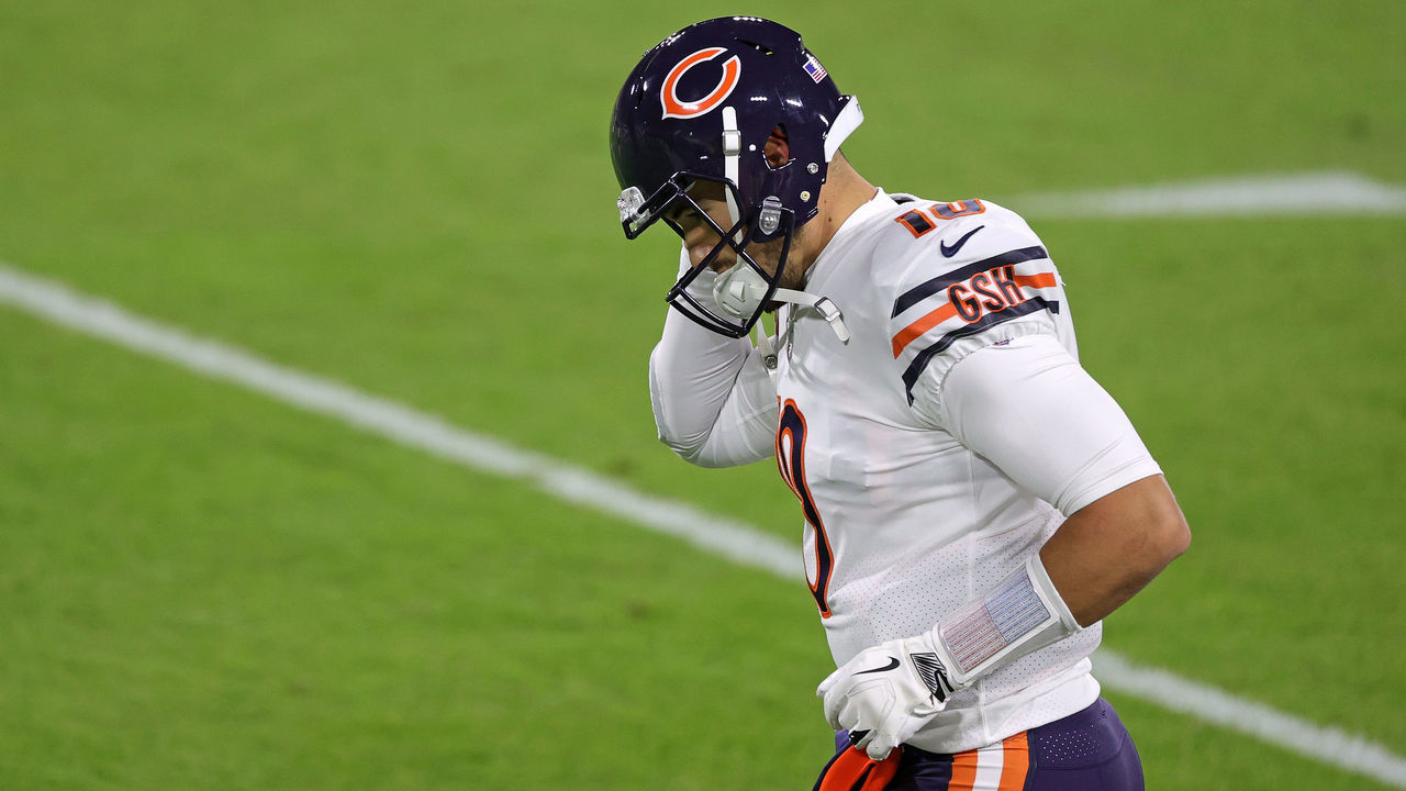 GREEN BAY, WISCONSIN - NOVEMBER 29: Mitchell Trubisky #10 of the Chicago Bears participates in warmups prior to a game against the Green Bay Packers at Lambeau Field on November 29, 2020 in Green Bay, Wisconsin. The Packers defeated the Bears 45-21.