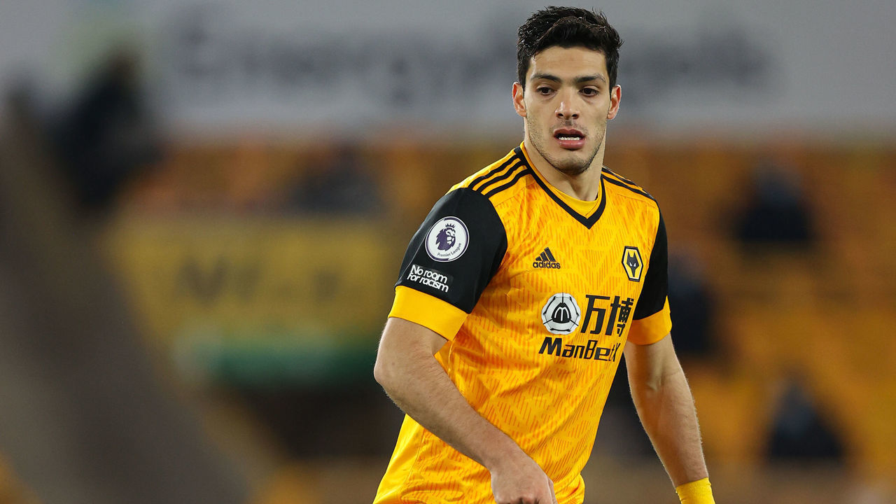 WOLVERHAMPTON, ENGLAND - NOVEMBER 23: Raul Jimenez of Wolverhampton Wanderers during the Premier League match between Wolverhampton Wanderers and Southampton at Molineux on November 23, 2020 in Wolverhampton, United Kingdom. Sporting stadiums around the UK remain under strict restrictions due to the Coronavirus Pandemic as Government social distancing laws prohibit fans inside venues resulting in games being played behind closed doors.