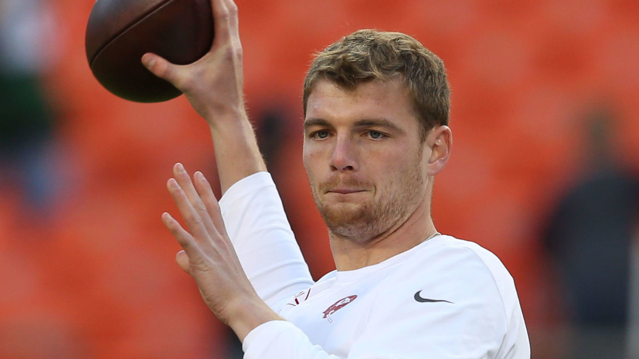 KANSAS CITY, MO - OCTOBER 27: Kansas City Chiefs quarterback Kyle Shurmur (9) throws a pass before an NFL game between the Green Bay Packers and Kansas City Chiefs on October 27, 2019 at Arrowhead Stadium in Kansas City, MO.