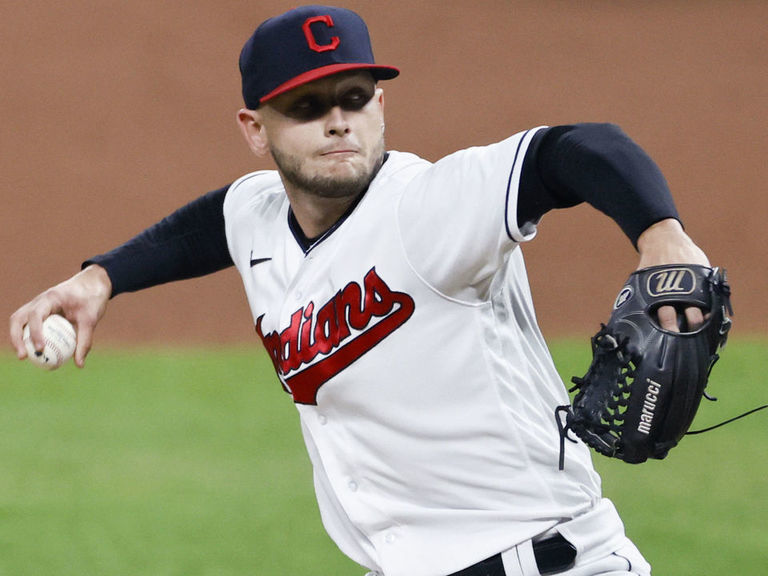 Indians� Hill undergoes wrist surgery after traffic