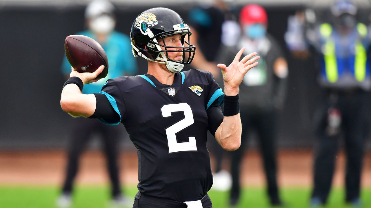 JACKSONVILLE, FLORIDA - NOVEMBER 29: Mike Glennon #2 of the Jacksonville Jaguars looks to pass in the first half against the Cleveland Browns at TIAA Bank Field on November 29, 2020 in Jacksonville, Florida.
