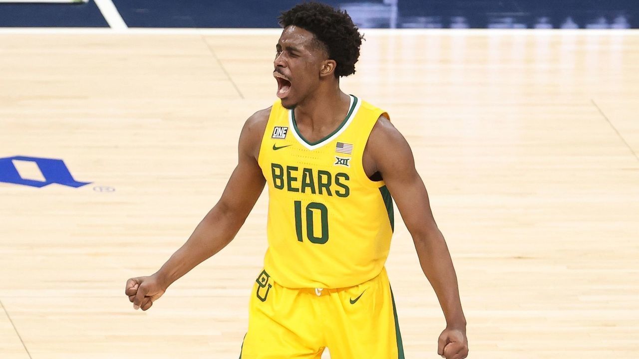 INDIANAPOLIS, INDIANA - DECEMBER 02: Adam Flagler #10 of the Baylor Bears celebrates during the game against the Illinois Fighting Illini during the Jimmy V Classic at Bankers Life Fieldhouse on December 02, 2020 in Indianapolis, Indiana.