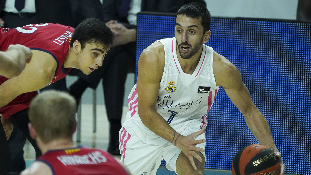 首次參加球隊合練就把馬龍教練給征服了,馬龍盛讚:我原以為Jokic全世界最會傳球,現在不一樣了!-黑特籃球-NBA新聞影音圖片分享社區