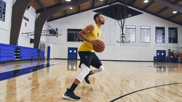 Steph unveils 1st Curry Brand signature shoe