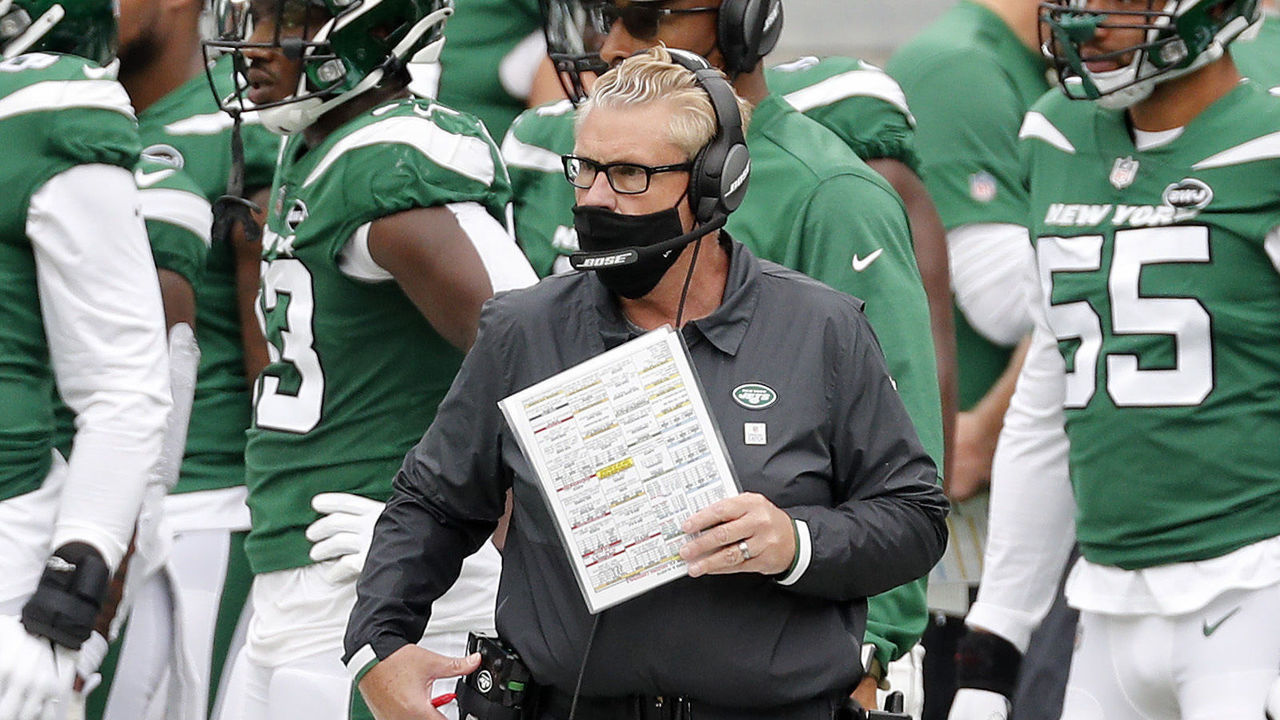 EAST RUTHERFORD, NEW JERSEY - OCTOBER 11: (NEW YORK DAILIES OUT) Defensive coordinator Gregg Williams of the New York Jets in action against the Arizona Cardinals at MetLife Stadium on October 11, 2020 in East Rutherford, New Jersey. The Cardinals defeated the Jets 30-10.