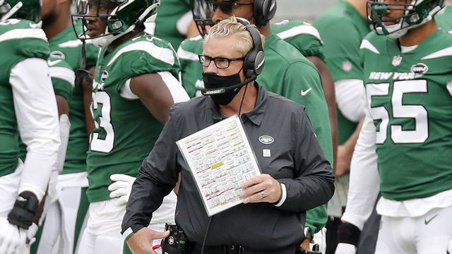EAST RUTHERFORD, NEW JERSEY - OCTOBER 11: (NEW YORK DAILIES OUT) Defensive coordinator Gregg Williams of the New York Jets in action against the Arizona Cardinals at MetLife Stadium on October 11, 2020 in East Rutherford, New Jersey. The Cardinals defeated the Jets 30-10.